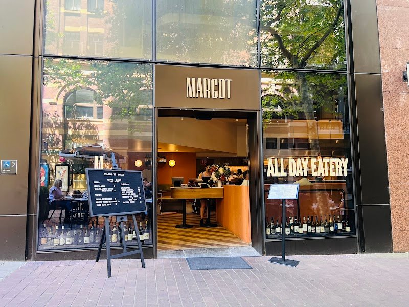 Margot Osteria photo 3