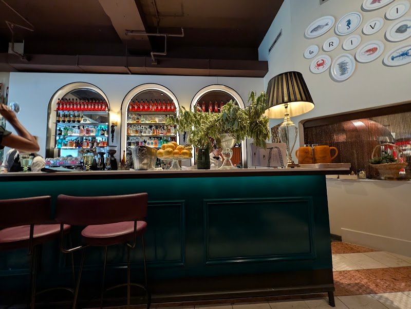 La Riviera Restaurant & Bar photo 5