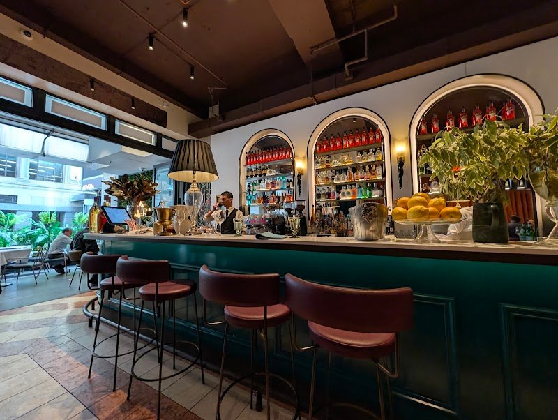 La Riviera Restaurant & Bar photo 2